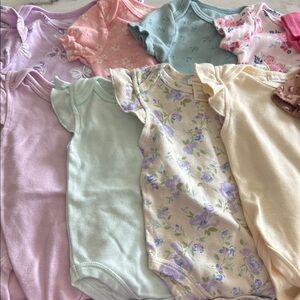 Floral and Solid Color Baby Onesies Set